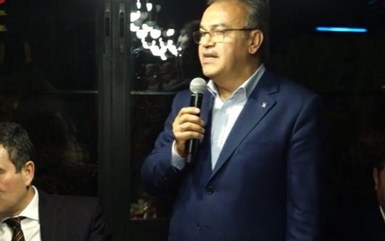 Mikrofon açık kaldı: AK Parti MKYK Üyesi iftara gelmeyen Ordu Büyükşehir Belediye Başkanına 'dangalak' dedi