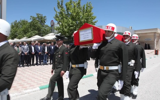 Silahını Temizlerken Yanlışlıkla Kendisini Vuran Yüzbaşı Son Yolculuğuna Uğurlandı