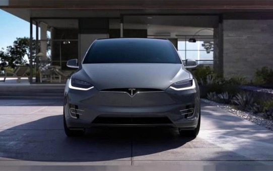 Tesla'da bir sorun daha: Yüz binlerce aracı geri çağırdı