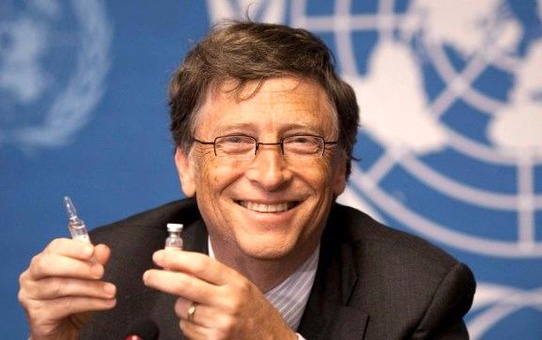 Bill Gates aşı iddiaları hakkında konuştu: Gülmek zorundayım