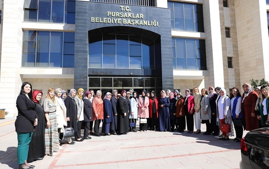 AK Partili hanımlar Pursaklar'da ağırlandı