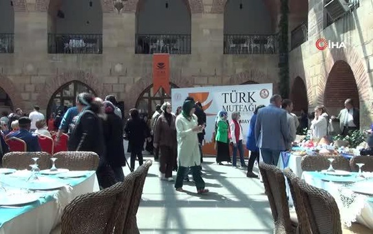 66 yarışmacı yemekteki hünerlerini sergiledi