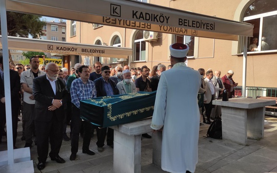 Yazar Mustafa Seçkin son yolculuğuna uğurlandı