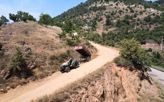 Apaklar'da yol çalışmaları başladı
