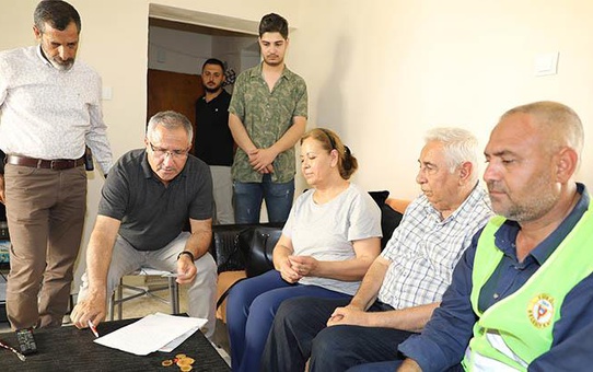 Belediye işçisinden örnek hareket! Sokakta bulduğu 11 cumhuriyet altınını sahibine teslim etti