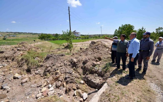 Başkan Kavuş yağışlardan olumsuz etkilenen 4 mahallede incelemelerde bulundu
