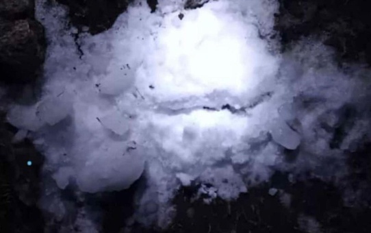 Son dakika: Gökten düşen buz kültesi bomba gibi patladı