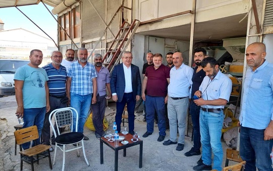 Erdoğan, sebze ve meyve hali ile buğday pazarını gezdi