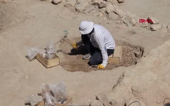 ARSLANTEPE HÖYÜĞÜ'NDE KAZI ÇALIŞMALARI YENİDEN BAŞLADI
