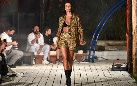 Çeşme'de Görkemli Defile