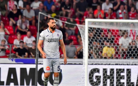 UEFA Avrupa Konferans Ligi: Royal Antwerp: 0 Başakşehir: 1 (İlk yarı)