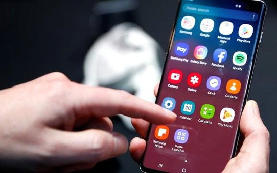 Samsung, LCD ekran devrini kapatıyor!