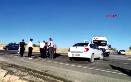 ADIYAMAN'DA İKİ OTOMOBİL ÇARPIŞTI 5 YARALI