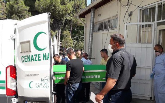 Gaziantep'te baba ve oğlunun cenazeleri aileye teslim edildi