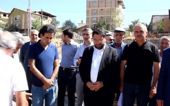 Hakkari'de hayırsever vatandaş tarafından yapılacak caminin temeli atıldı
