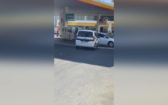Beylikdüzü'nde iki aracın çarptığı kişi öldü