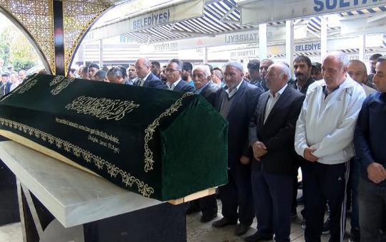 ÜMRANİYE'DE POLİSE BIÇAKLA SALDIRINCA VURULAN SÜRÜCÜ TOPRAĞA VERİLDİ