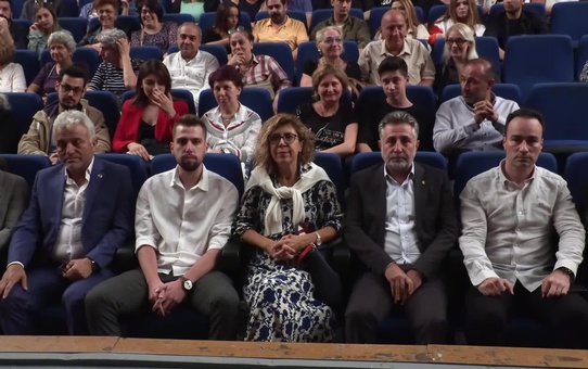 Bayraklı'da 'Hırsız' Oyunu Sahnelendi