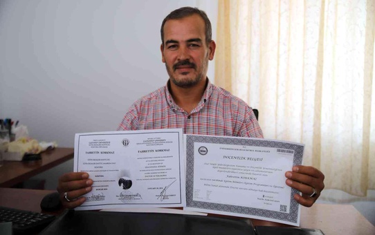 İlkokulda 'doçent' öğretmen