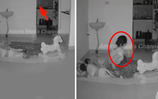 Kadın çocuklarıyla birlikte uyuyordu, o anda kameranın kaydettikleri izleyenleri dehşete düşürdü