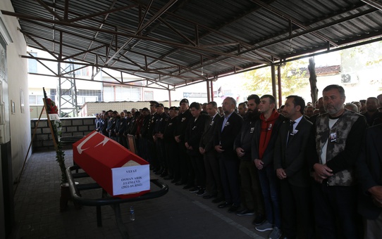 Trafik kazasında hayatını kaybeden Uzman Çavuş Arık'ın cenazesi toprağa verildi