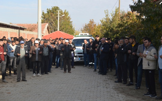 Sivas'ta trafik kazasında hayatını kaybeden uzman çavuşun cenazesi Afyonkarahisar'da defnedildi