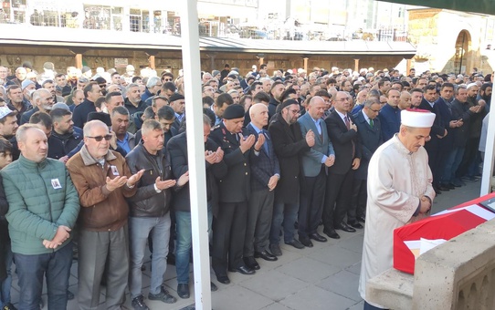 Armutlu Kaymakamı Kılıç son yolculuğuna uğurlandı