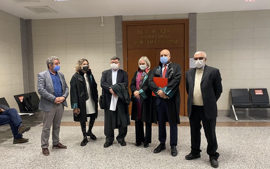 Kapatılan Zaman Gazetesinin Eski Yazarlarına Hapis Cezası: Mümtazer Türköne 3 Yıl 9 Ay Hapse Çarptırıldı