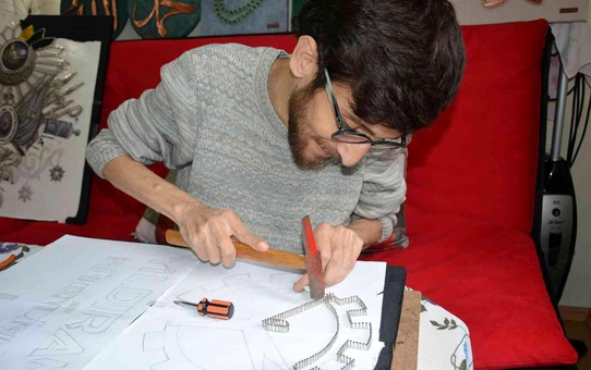 Engeli, başarısına engel olamadı: Bakanlığın filografi sanatçısı olacak