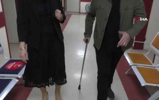 Bir gecede parmağını bile oynatamaz hale geldi, fizik tedaviyle sağlığına kavuştu