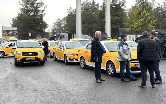 Diyarbakırlı taksicilerden HDP'li Paylan'a tepki