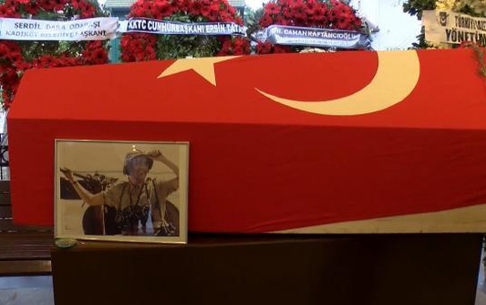 ERGİN KONUKSEVER SON YOLCULUĞUNA UĞURLANDI