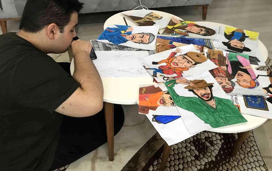 Otizmli Yunus Emre karaladığı kağıtlara şimdi Yeşilçam karakterleri çiziyor