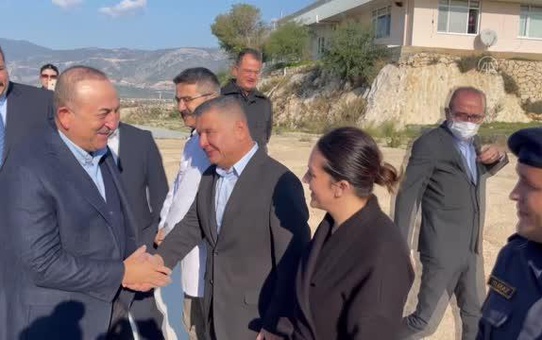 Dışişleri Bakanı Çavuşoğlu sel bölgesindeki çalışmaları inceledi