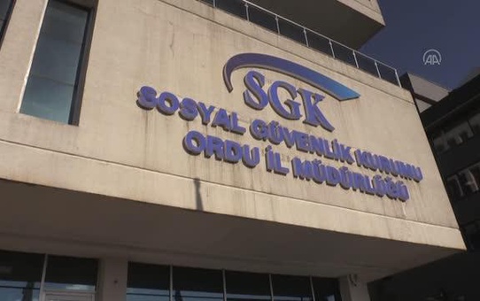 EYT'li vatandaşlar SGK binalarında yoğunluk oluşturdu