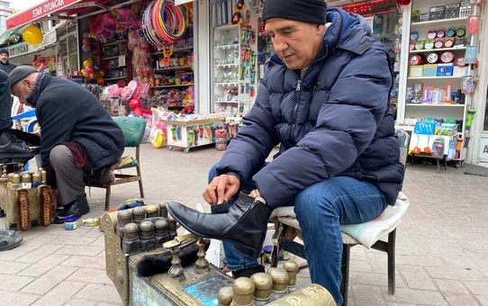 Yılbaşında kimi işlere yetişemiyor kimi de geçim derdinde