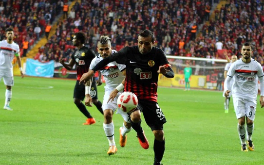 Hürriyet Gücer'den Eskişehirspor için kritik imza