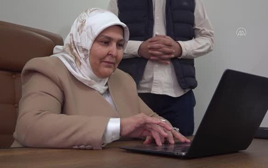 KAHRAMANMARAŞ - AK Parti Kahramanmaraş Milletvekili Habibe Öçal, AA'nın 'Yılın Fotoğrafları'nı oyladı
