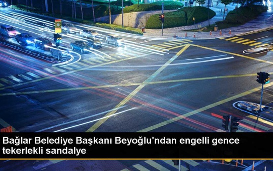 Bağlar Belediye Başkanı Beyoğlu'ndan engelli gence tekerlekli sandalye