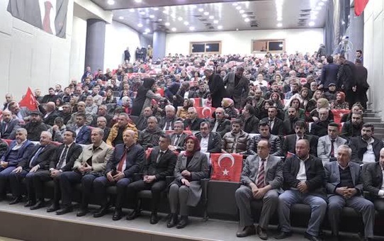 MHP'ye üye olan 1351 kişiye rozet takıldı
