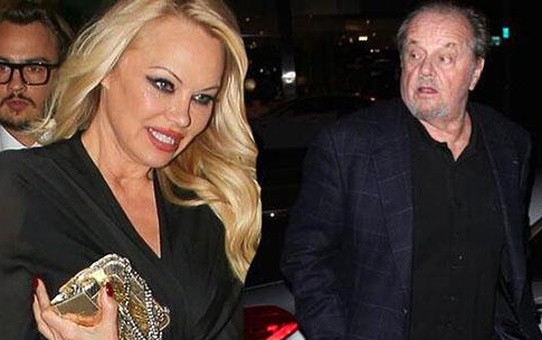 Pamela Anderson... 'ÜÇLÜ İLİŞKİDE YAKALADIM!'