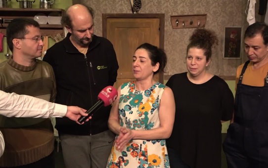 'ödenmeyecek, Ödemiyoruz' Adlı Tiyatro Oyunu Dün İstanbul'da Prömiyer Yaptı