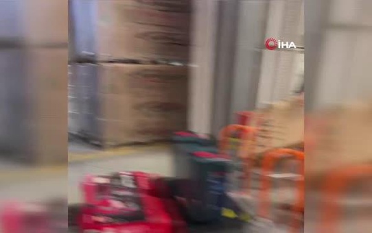 Bursalı inşaat şirketinden yardım bölgesine bir kamyon dolusu teknik malzeme
