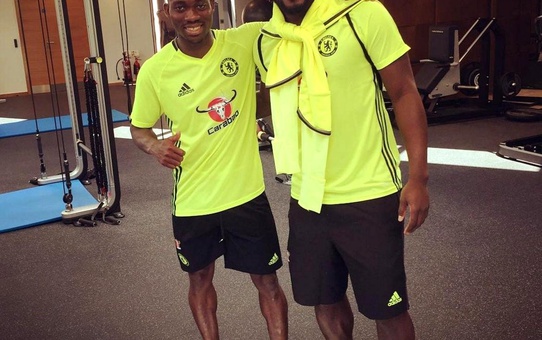 Essien'den, Atsu mesajı: 'Hayatta olduğunu umuyor ve dua ediyorum'
