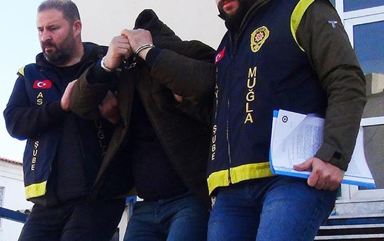 Bakıcılığını yaptığı yaşlı kadını depremde dışarı çıkarıp altınları çalan şahıs kendini böyle savundu: Altınlar emanetti