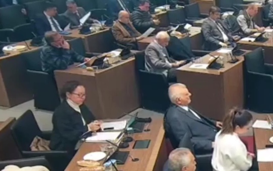 Kütahya Belediye Meclisi'nde Riskli Alanın İmara Açılmasına Tepki Gösteren CHP'li Kumdalı, 6 Şubat Depremini Anımsattı: 'Taammüden Cinayet Anlamı...