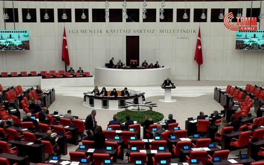 İyi Parti'nin 'Deprem Felaketi Sonrası Mersin'de Görülen Aşırı Nüfus Artışının Yol Açacağı Sorunların Araştırılması' Önerisi AKP ve MHP'li...