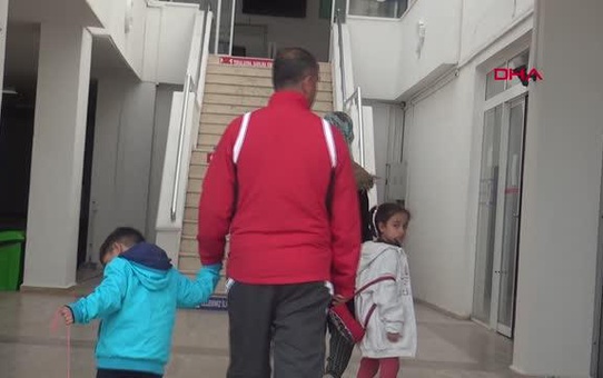 ANTEN KABLOSU İLE AİLESİNİ ENKAZDAN KURTARAN DEPREMZEDE EŞİM VE ÇOCUKLARIMLA HELALLEŞTİM
