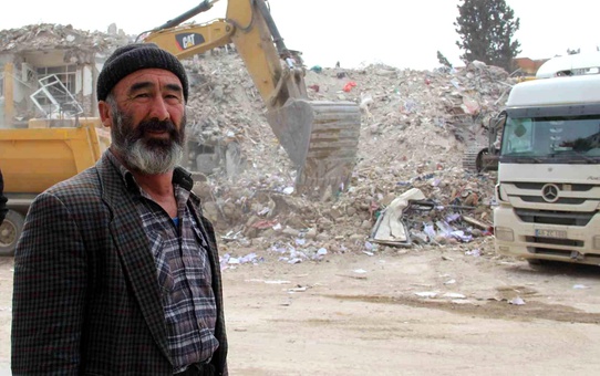 Oğlunu ve torunlarını kaybettiği depremi anlattı: '7.7 değildi, iki katını düşünün'