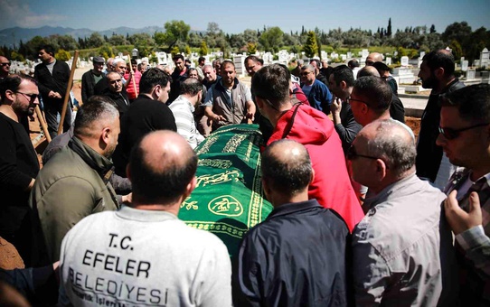 ADÜ Hastane personeli, mesai arkadaşları Çelik ve Eryılmaz'ı son yolculuğuna uğurladı